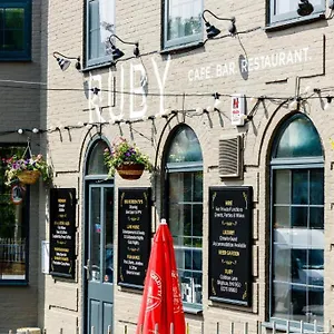 Oyo Ruby Pub & *** Hove